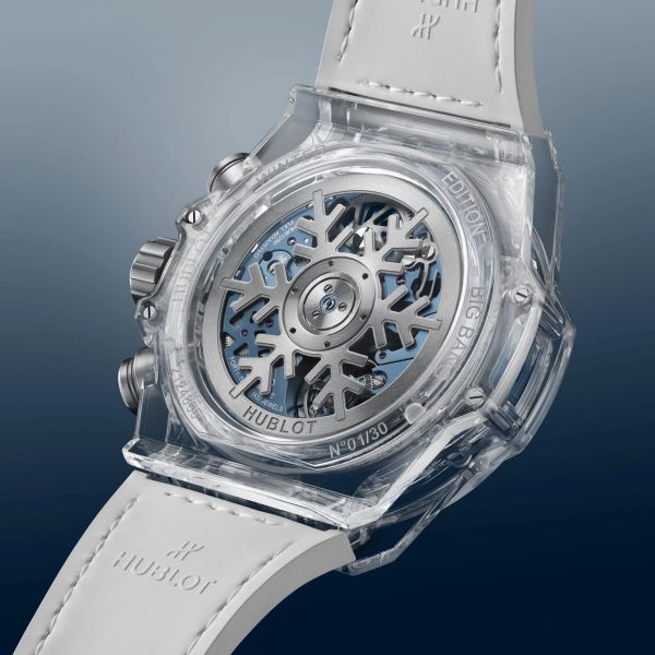 Montre Hublot Big Bang Unico Winter Sapphire automatique cadran squelette bracelet caoutchouc 42 mm