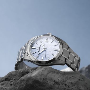 Grand Seiko Heritage "Skyflake" quartz blue dial titanium bracelet 37 mm