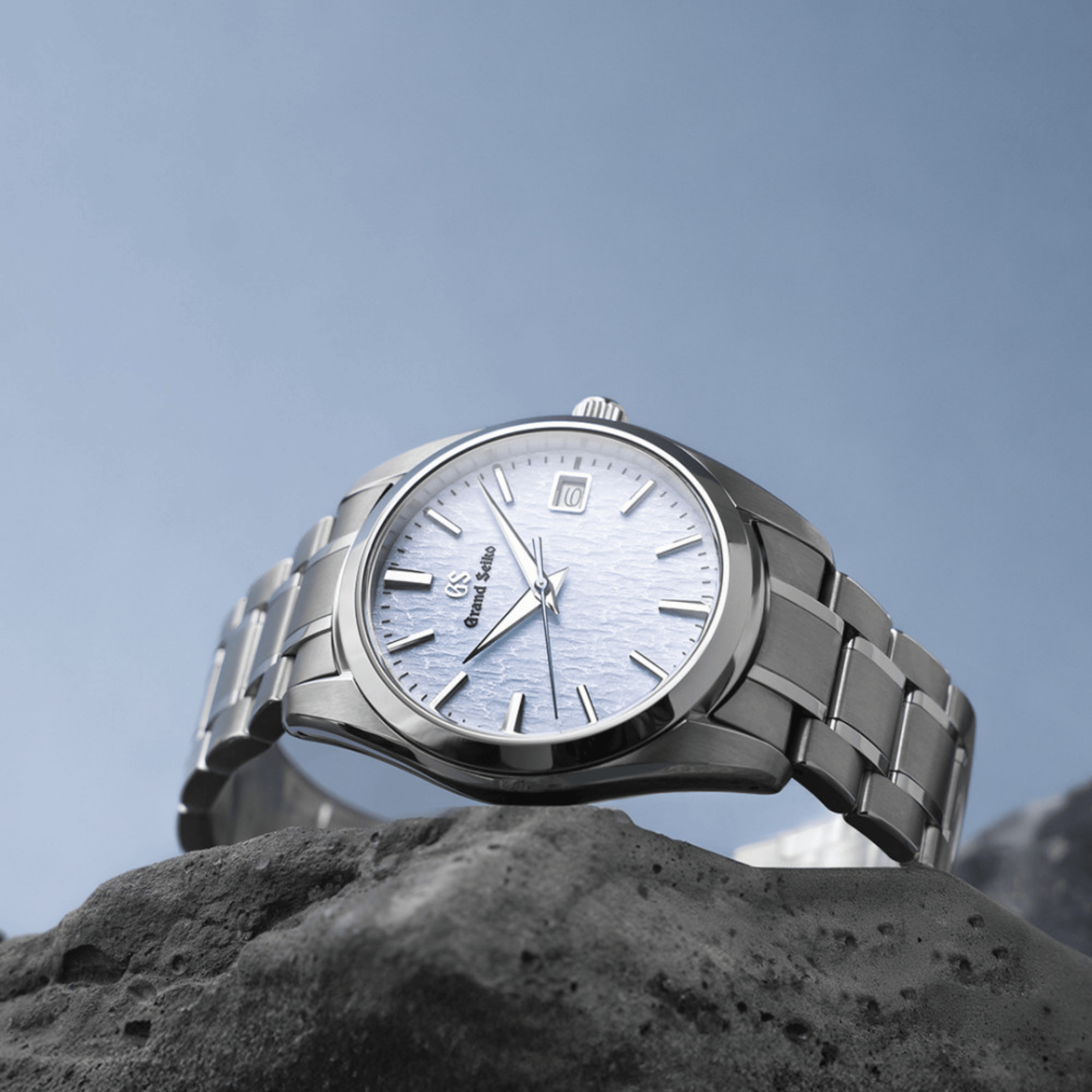 Grand Seiko Heritage "Skyflake" quartz blue dial titanium bracelet 37 mm