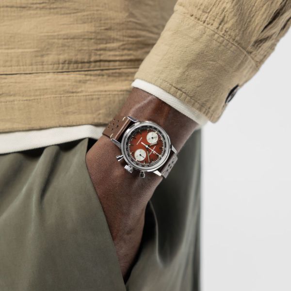 Montre Hamilton American Classic Intra-matic Chronographe H Coffret Spécial auto cadran marron bracelets cuir marron acier 40 mm