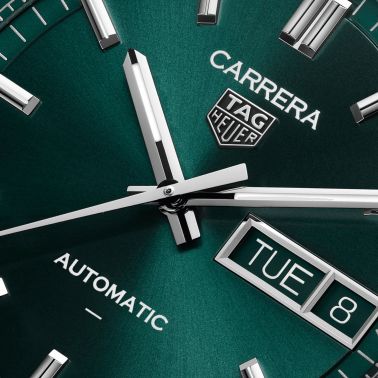 Montre TAG Heuer Carrera Day-Date automatique cadran vert bracelet acier 41 mm