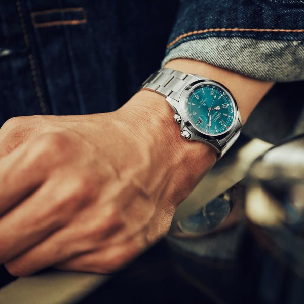 Montre Seiko Prospex Alpinist 2025 automatique cadran bleu bracelet acier 39,5 mm