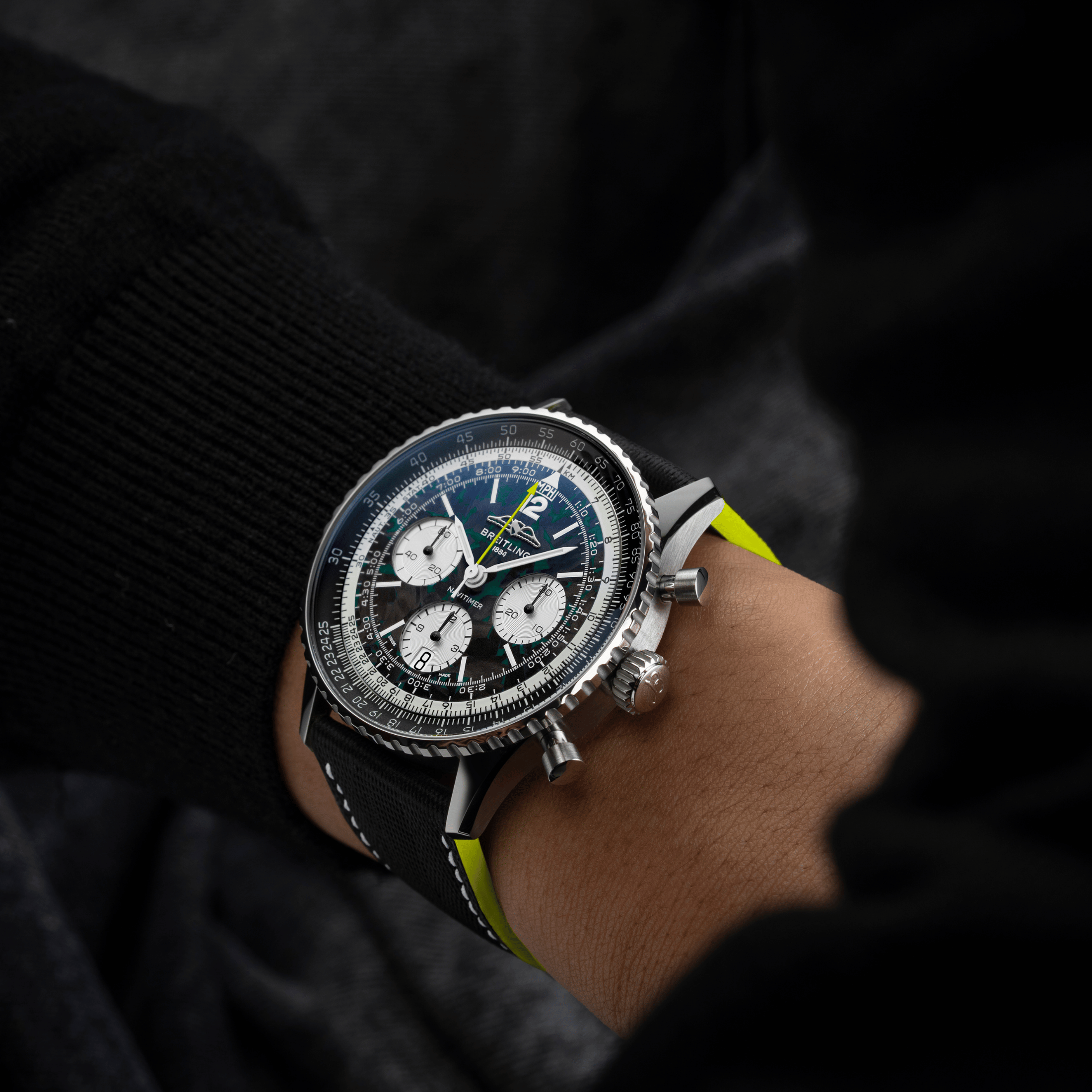 Breitling Navitimer B01 Chronograph 43 Aston Martin Aramco Formula ONE™ Titanium automatic 43 mm