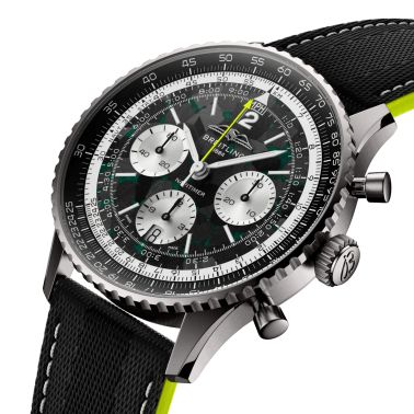 Montre Breitling Navitimer B01 Chronograph 43 Aston Martin Aramco Formula ONE™ Titane automatique 43 mm