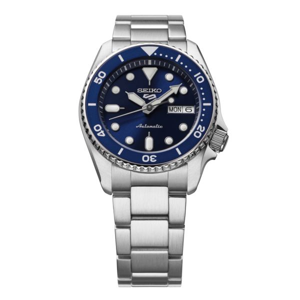 Montre Seiko 5 Sports SKX Midsize automatique cadran bleu bracelet acier 38 mm