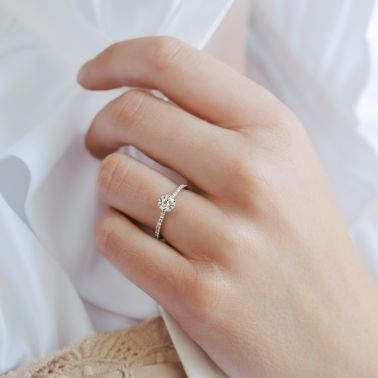 Lepage Demoiselle engagement ring in rose gold and diamonds