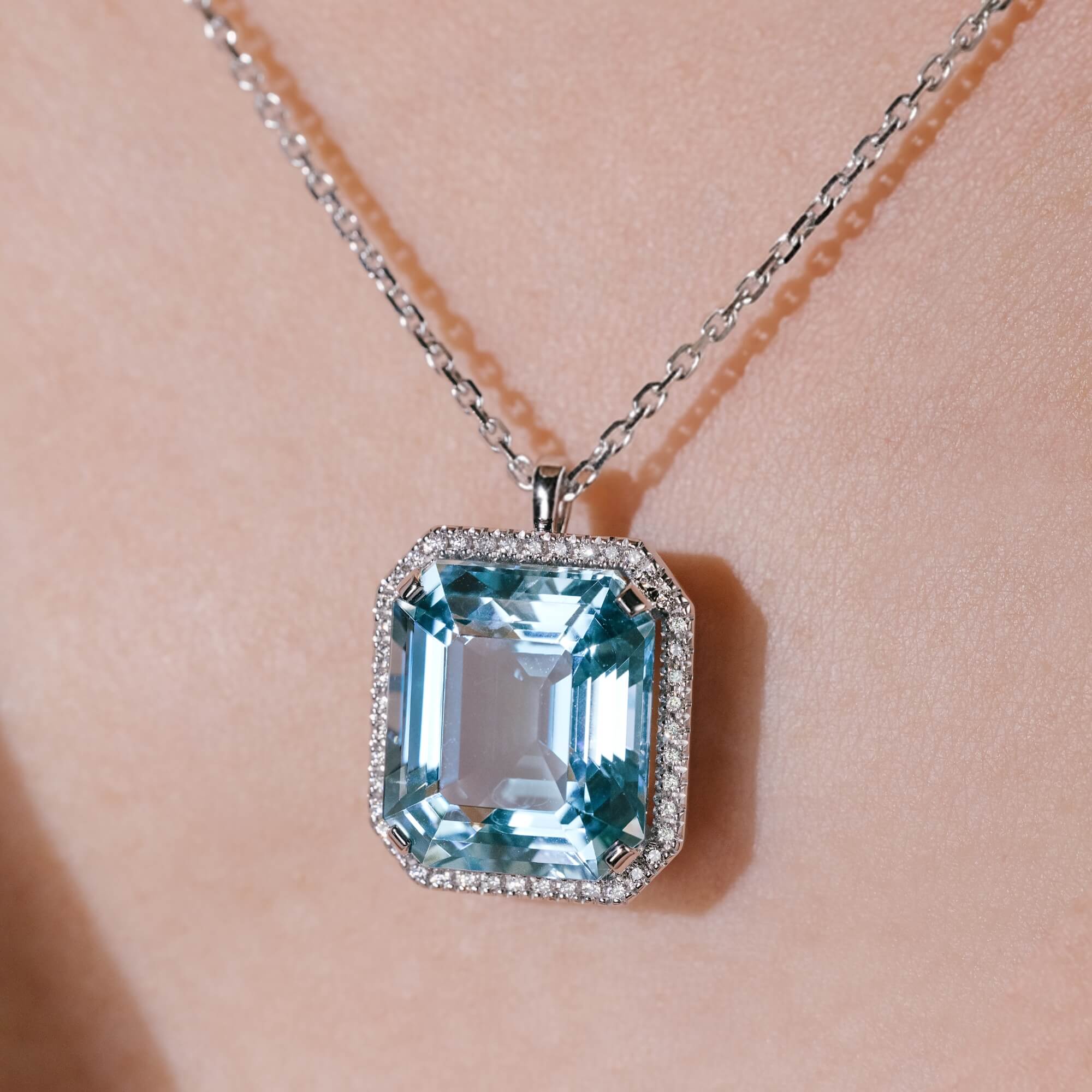 Collier Lepage Aube en or blanc, aigue-marine Santa Maria et diamants