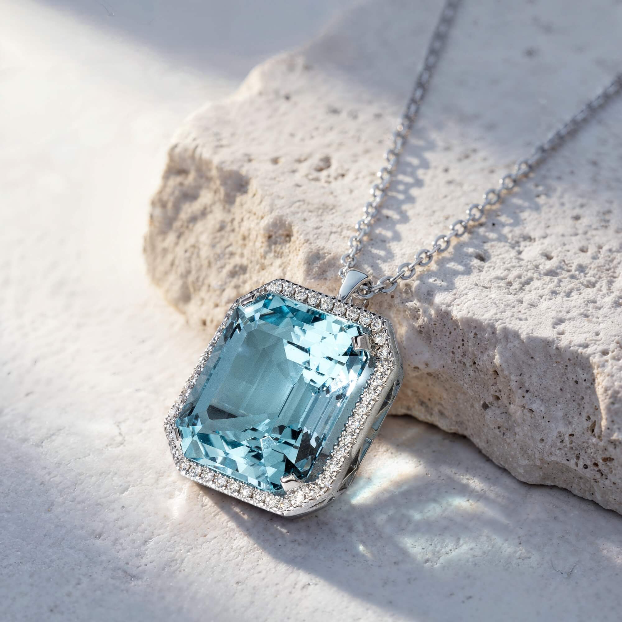 Collier Lepage Aube en or blanc, aigue-marine Santa Maria et diamants