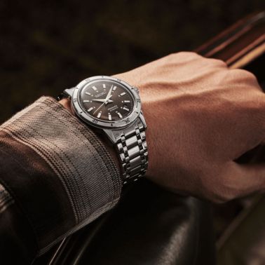 Montre Seiko Presage Style 60s automatique cadran marron bracelet acier 39,5 mm