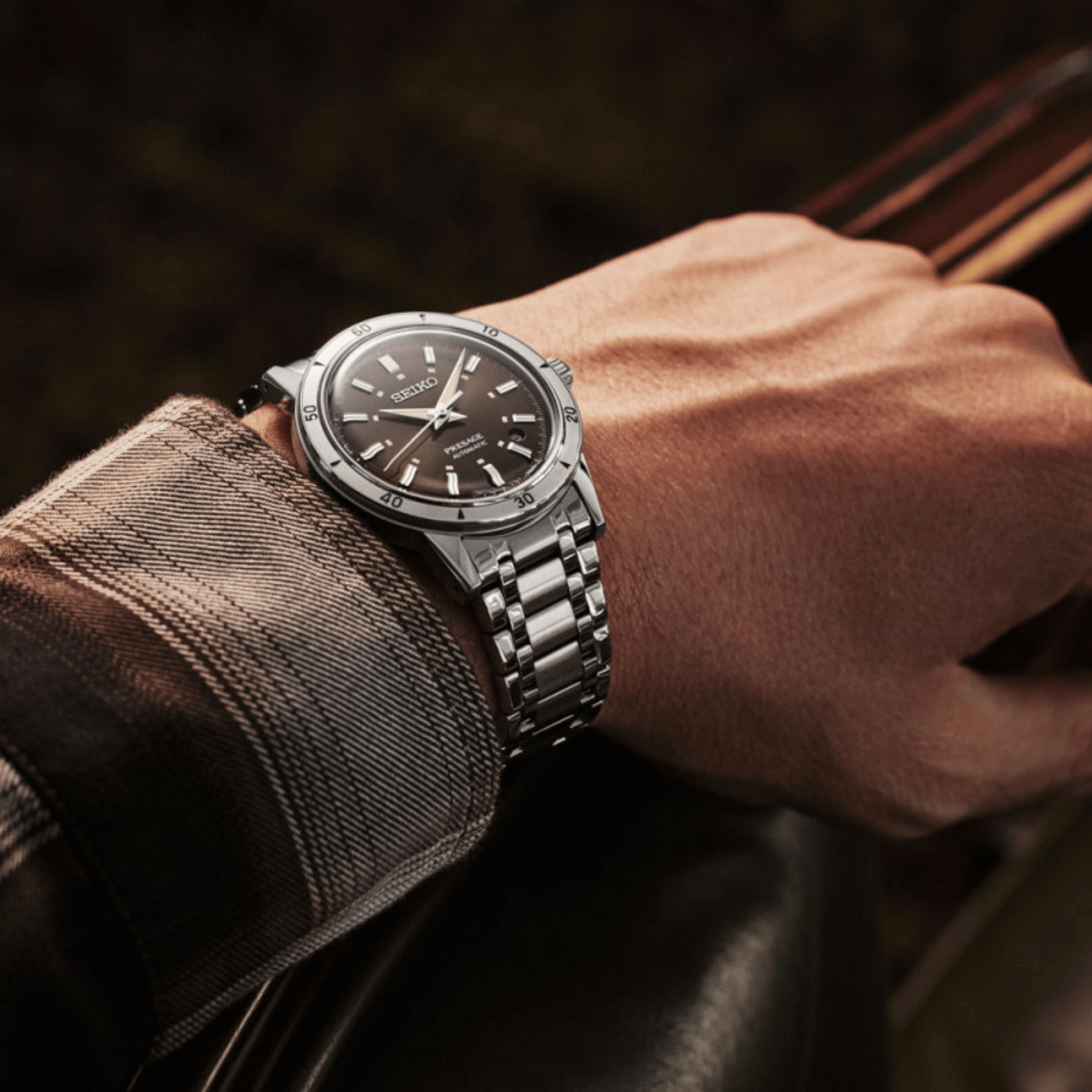 Montre Seiko Presage Style 60s automatique cadran marron bracelet acier 39,5 mm