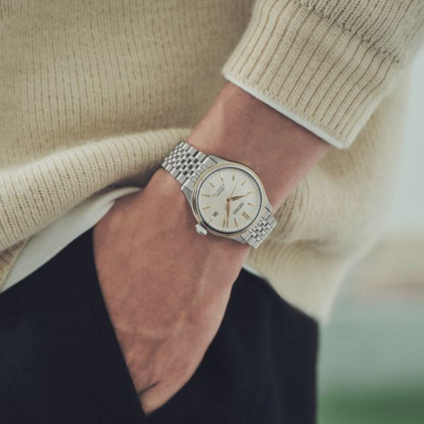 Montre Seiko Presage Classic Series automatique cadran champagne bracelet acier 40,2 mm