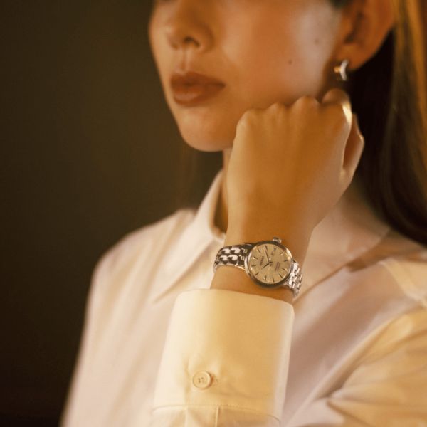 Montre Seiko Presage Cocktail Time "Hot Buttered Rum" automatique cadran blanc diamants bracelet acier 30 mm