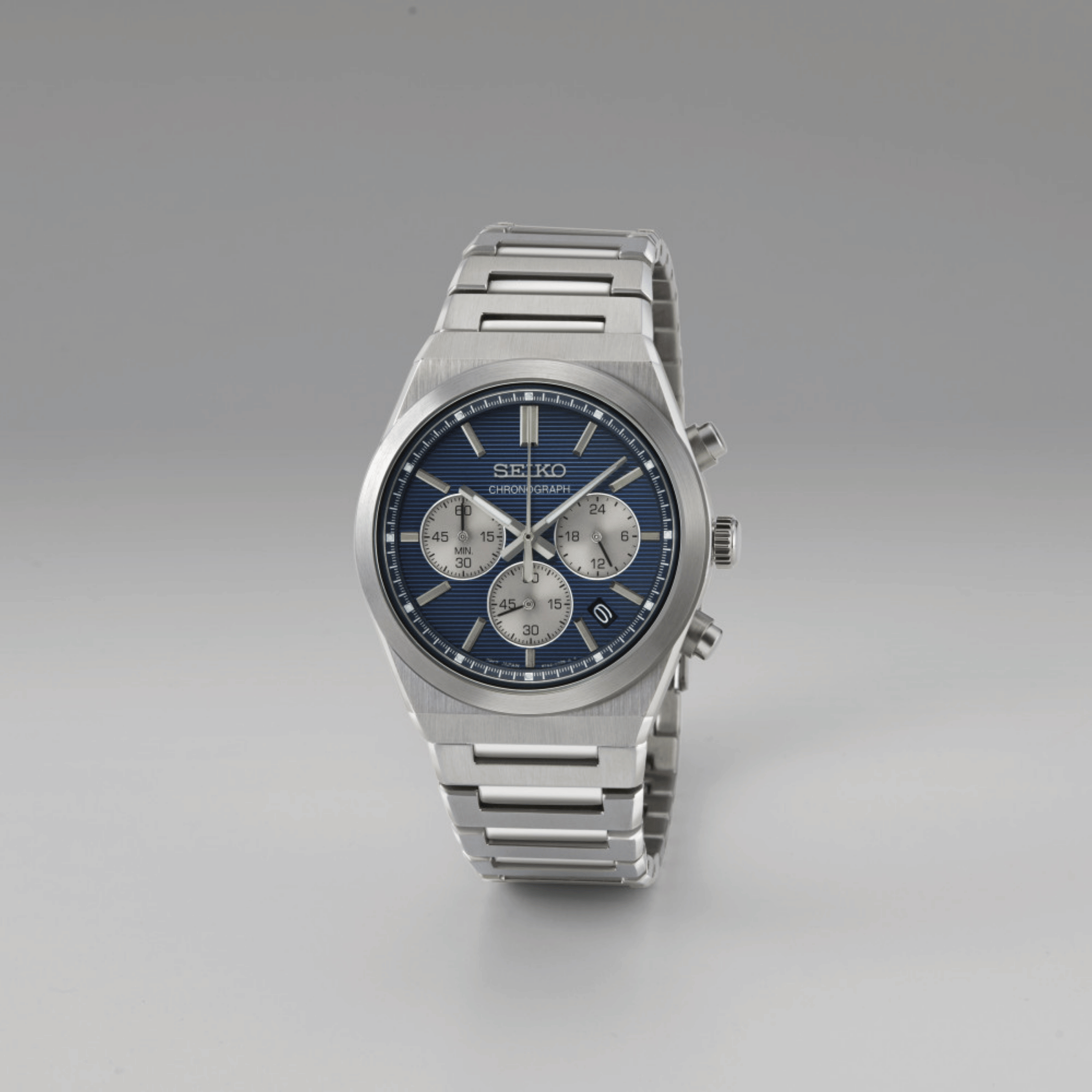 Seiko Sport Chronograph 1970 mecaquartz blue dial steel bracelet 40 mm