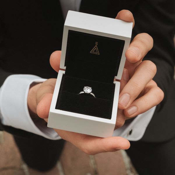 Lepage Evidence engagement ring in yellow gold and diamonds
