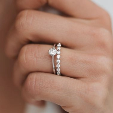 Solitaire Lepage Idylle en or rose et émeraude