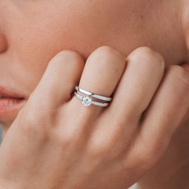Lepage Emoi curved ribbon band wedding ring for women in yellow gold