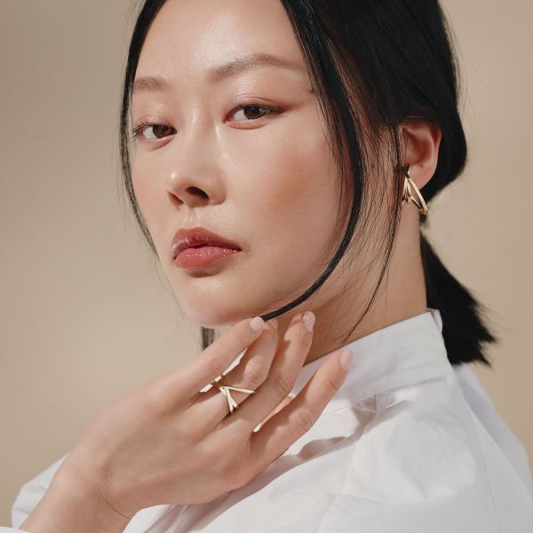 Lepage Luna ring in yellow gold