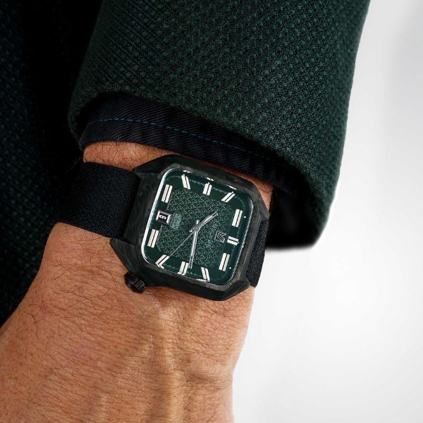 Montre March LA.B AM2 Automatique Nyctalope en carbone bracelets jacquard vert et noir 38 mm