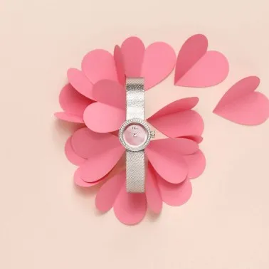 Montre Mini D de Dior Satine cadran nacre rose bracelet acier 19 mm