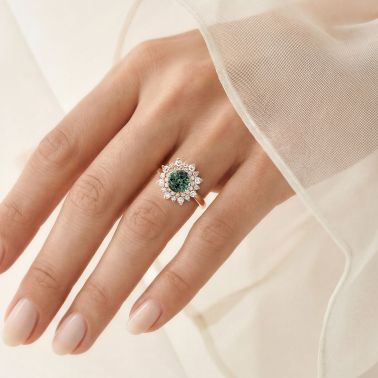 Bague Lepage Dentelle en or rose, saphir vert et diamants