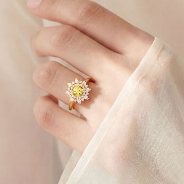 Lepage Dentelle ring in yellow gold, yellow sapphire and diamonds