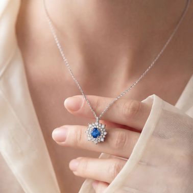 Lepage Dentelle necklace in white gold, sapphire and diamonds