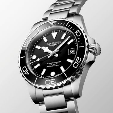 Montre Longines HydroConquest automatique cadran noir bracelet acier 39 mm
