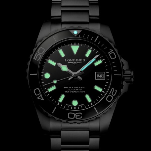 Montre Longines HydroConquest automatique cadran noir bracelet acier 39 mm