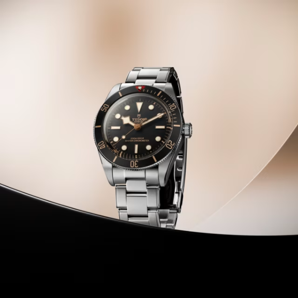 copy ofTudor Black Bay 58 automatic burgundy dial steel “rivet” bracelet 39 mm