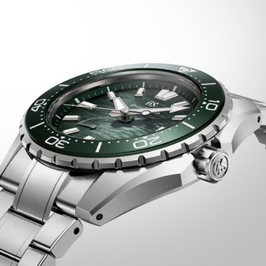 Montre Grand Seiko Elegance "Iwao Blue" Spring Drive cadran bleu bracelet acier 38,5 mm