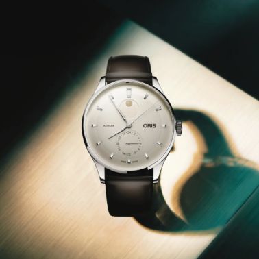 Montre Oris Artelier Complication automatique cadran blanc ivoire bracelet cuir 39,5 mm
