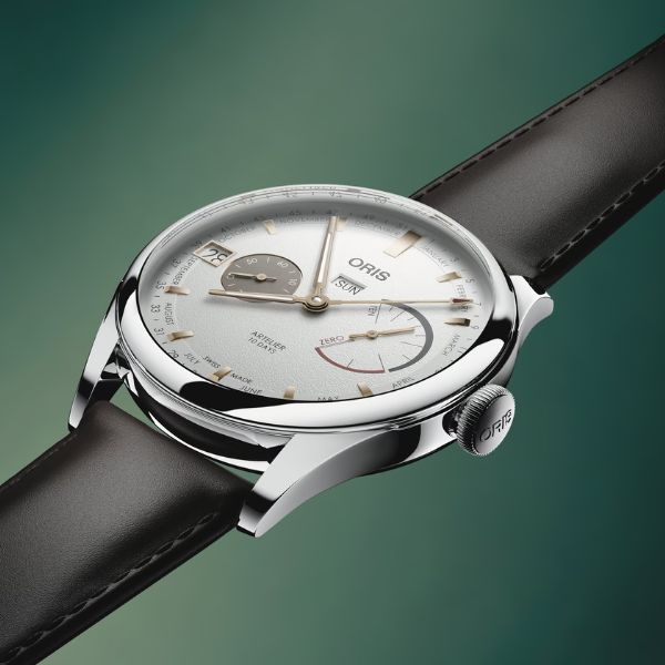Montre Oris Artelier Calibre 113 cadran blanc bracelet cuir 43 mm