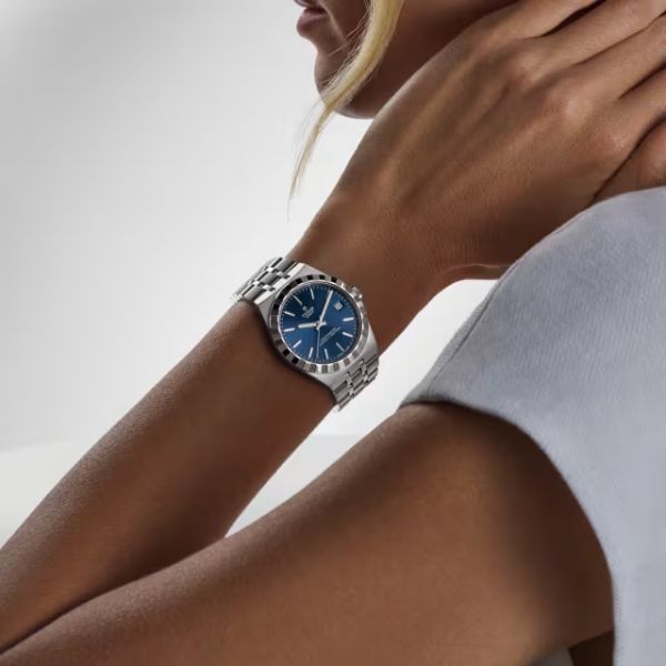 Montre Tudor Royal automatique cadran bleu bracelet acier 36 mm