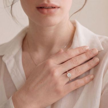 Lepage Jolie-Rose engagement ring in white gold and diamonds