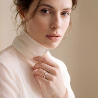 Boucles d'oreilles Lepage Eléanor en or blanc et diamants