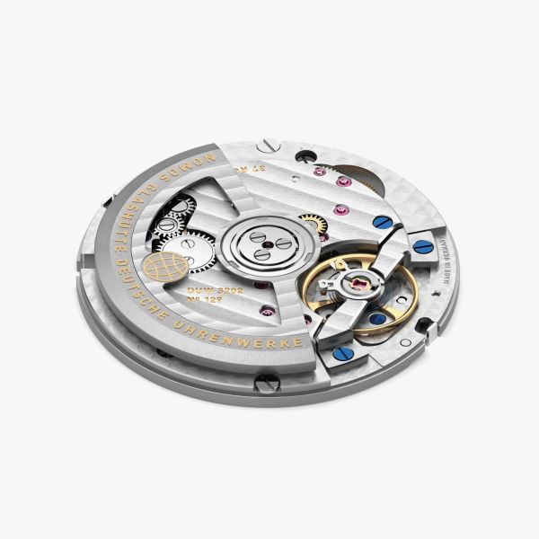 Montre Nomos Club Sport Neomatik Worldtimer Mondial cadran argent bracelet acier 40 mm