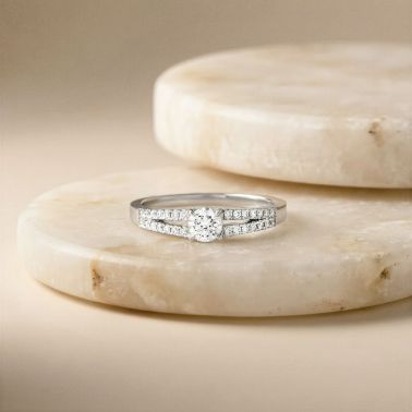 Lepage Première Dame engagement ring in white gold and diamonds