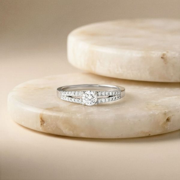 Lepage Première Dame engagement ring in white gold and diamonds