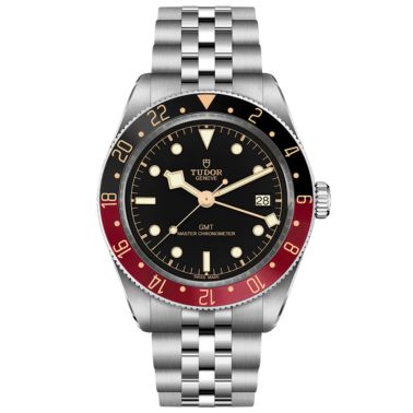 Montre Tudor Black Bay 58 GMT automatique lunette noire et bordeaux cadran noir bracelet acier cinq mailles 39 mm