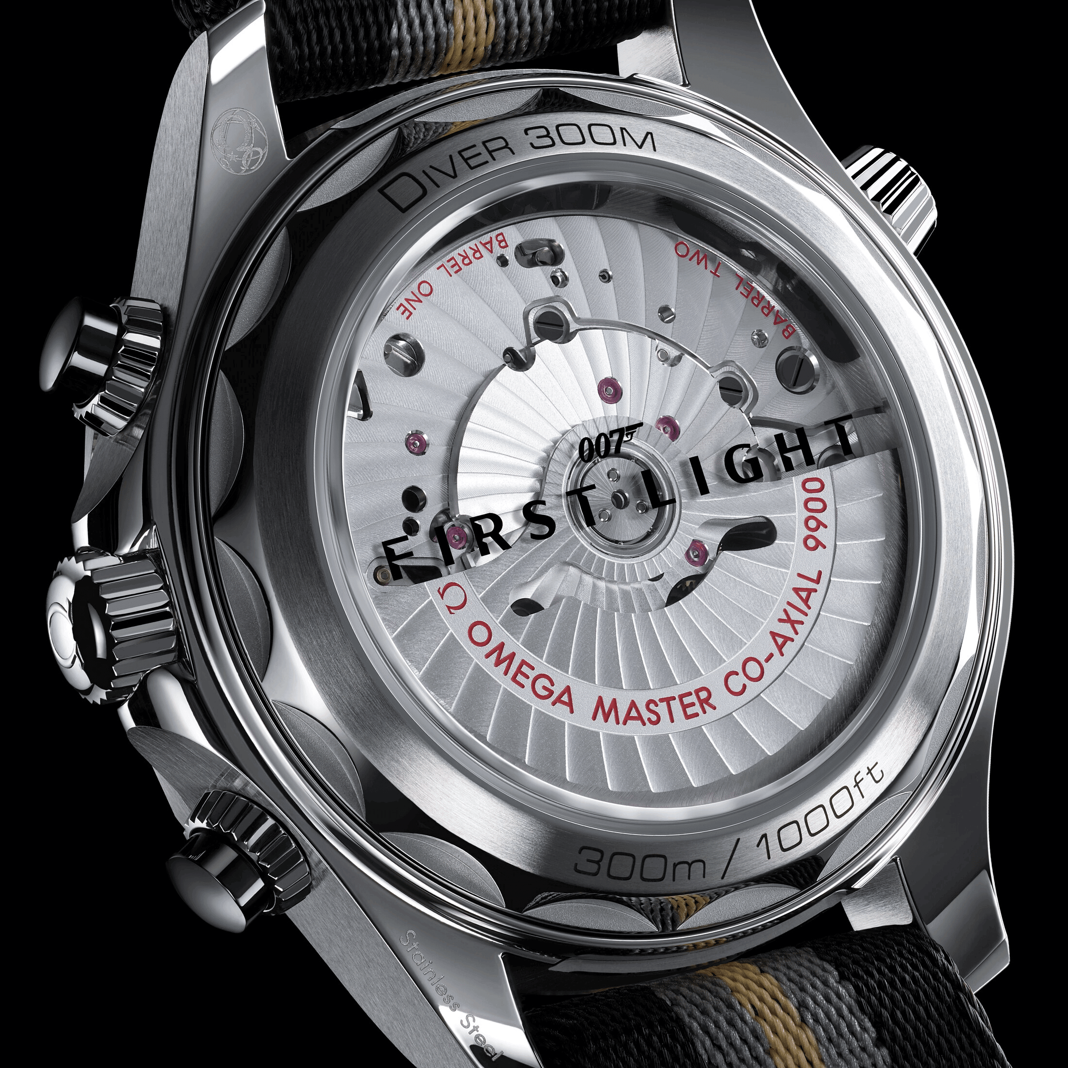 Montre Omega Seamaster Diver 300M Chronographe 007 First Light cadran noir bracelet NATO 44 mm
