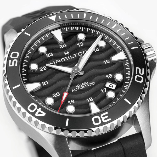 Hamilton Khaki Navy Scuba automatic watch black dial black bezel rubber bracelet 40 mm