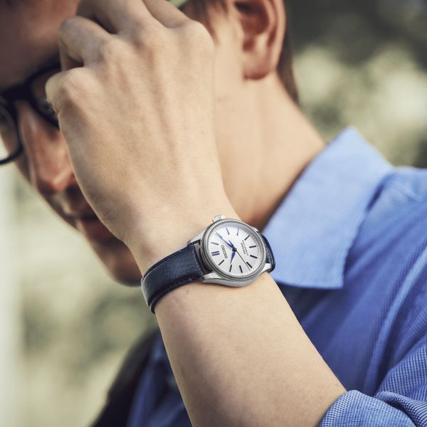 Montre Seiko Presage Classic Series automatique cadran blanc bracelet cuir 36 mm