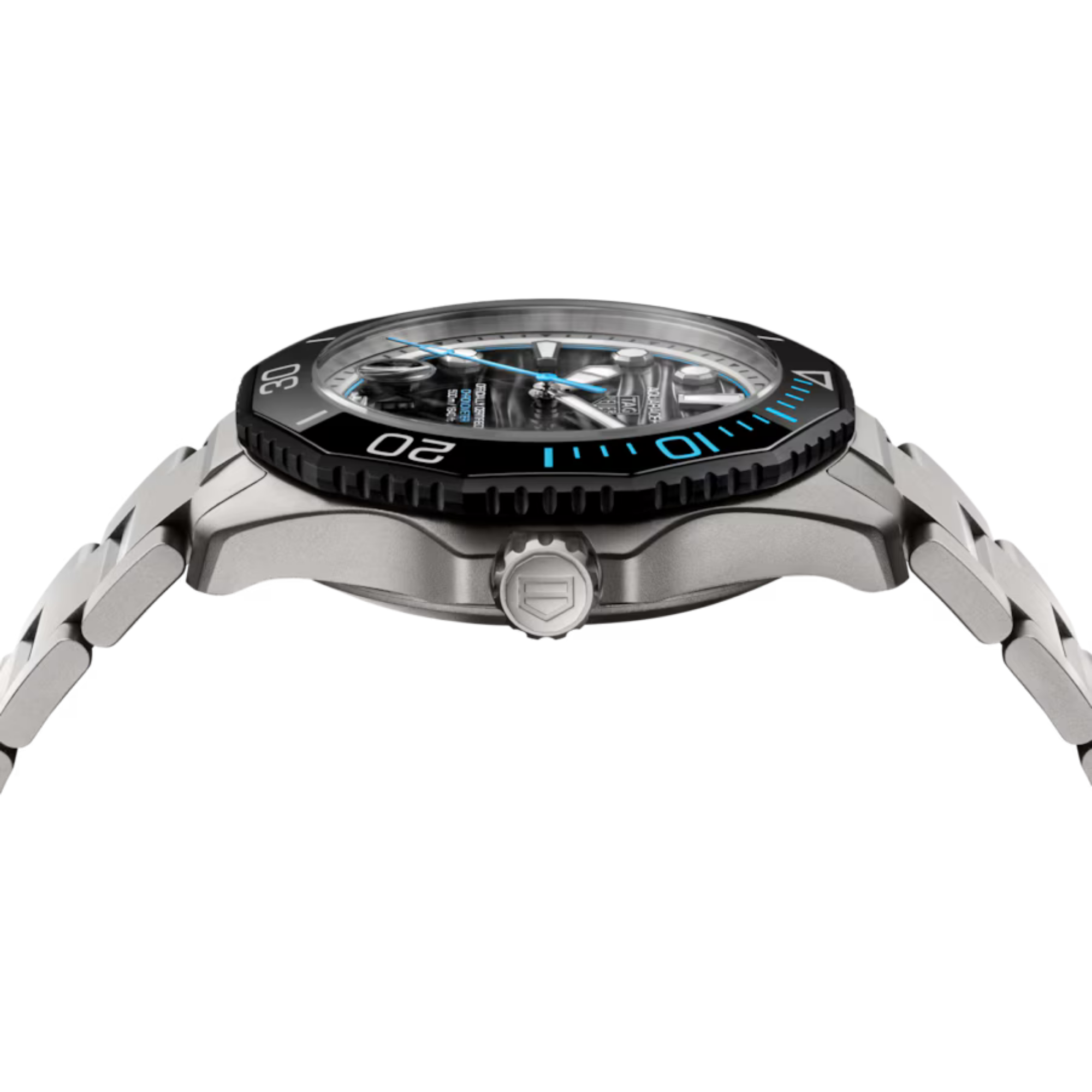 Montre TAG Heuer Aquaracer Professional 500 Date automatique cadran noir et bleu bracelet titane 42 mm