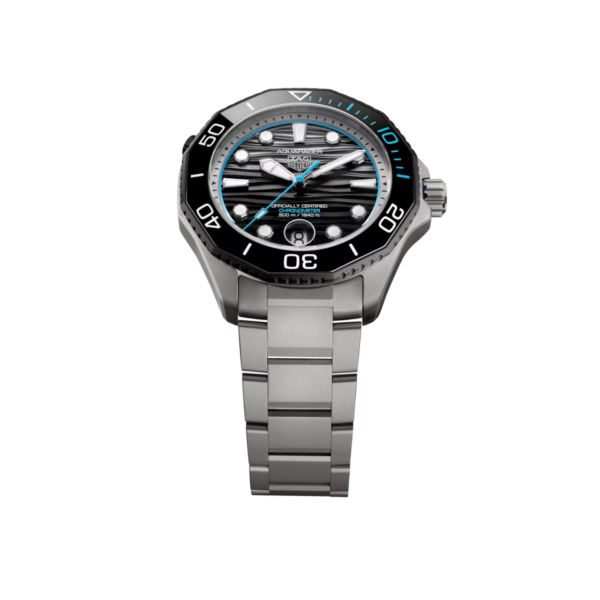 Montre TAG Heuer Aquaracer Professional 500 Date automatique cadran noir et bleu bracelet titane 42 mm