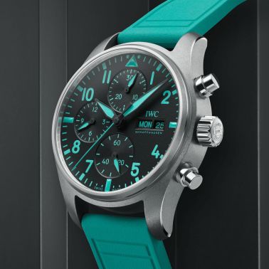 IWC Montre d’Aviateur Chronographe 41 Édition « Mercedes-AMG PETRONAS Formula One™ Team »automatique cadran noir bracelet caou