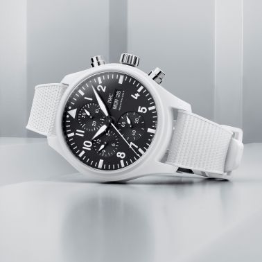 IWC Montre d’Aviateur Chronographe TOP GUN Edition « Lake Tahoe » Automatique cadran noir bracelet caoutchouc blanc 44,5 mm