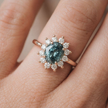 Bague Lepage Daisy en or rose, spinelle gris et diamants