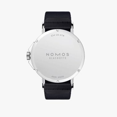 Montre Nomos Ahoi Neomatik Ciel automatique fond acier cadran bleu ciel bracelet tissu marine 36 mm
