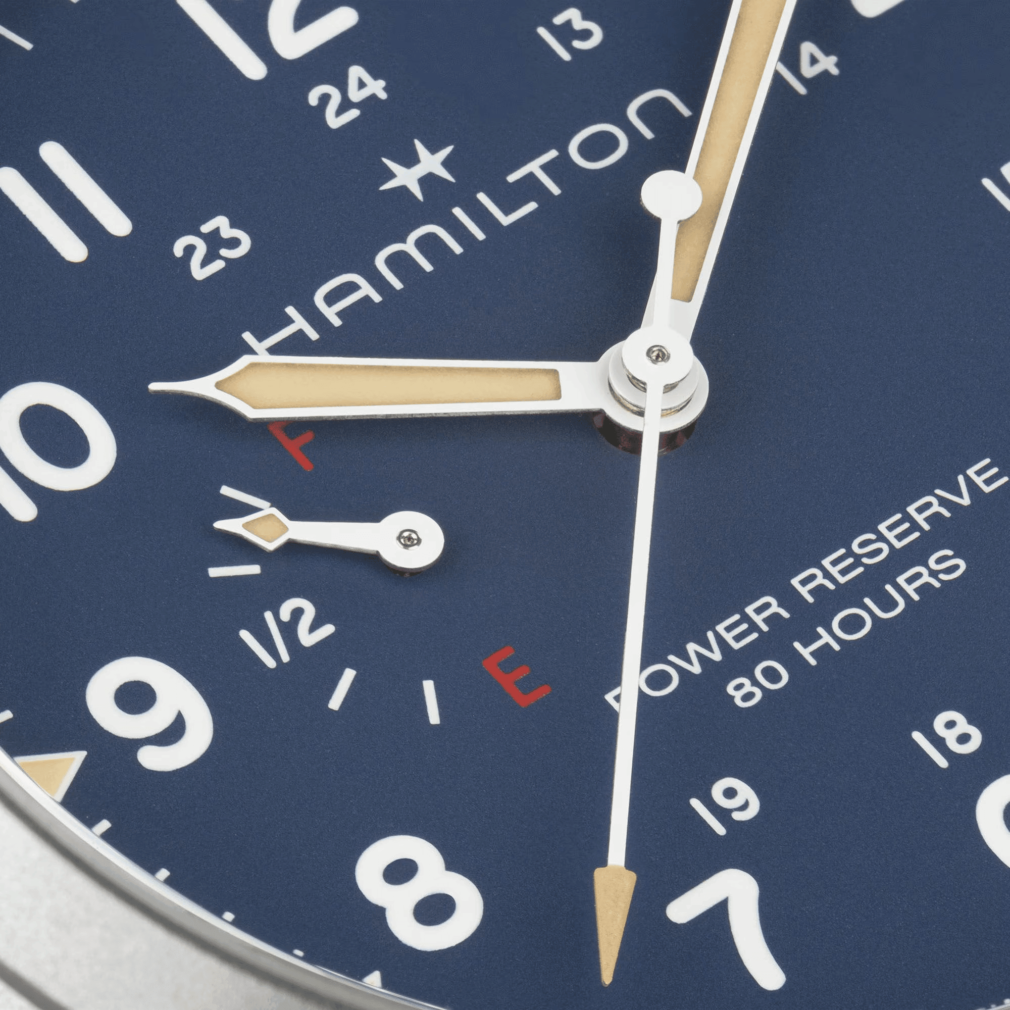 Montre Hamilton Khaki Field Power Reserve cadran bleu bracelet tissu bleu 40 mm
