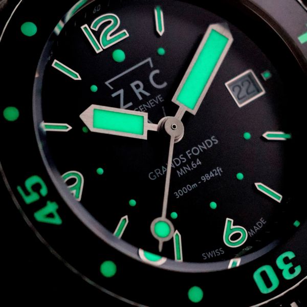 Montre ZRC GRANDS FONDS MN64 FULL Titane automatique cadran noir bracelet titane 41,5 mm